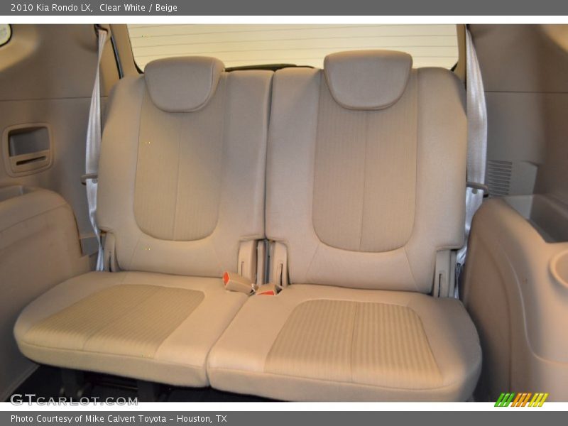 Clear White / Beige 2010 Kia Rondo LX