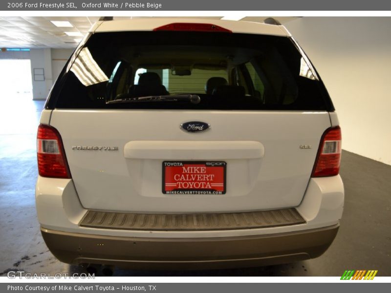 Oxford White / Pebble Beige 2006 Ford Freestyle SEL