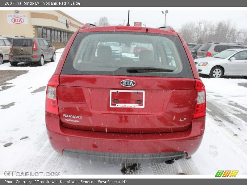 Volcanic Red / Beige 2007 Kia Rondo LX