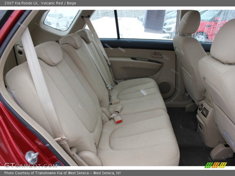 Volcanic Red / Beige 2007 Kia Rondo LX