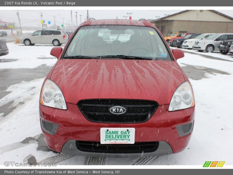 Volcanic Red / Beige 2007 Kia Rondo LX