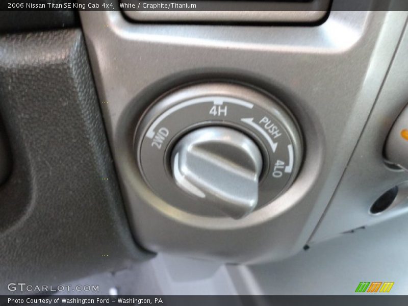 White / Graphite/Titanium 2006 Nissan Titan SE King Cab 4x4