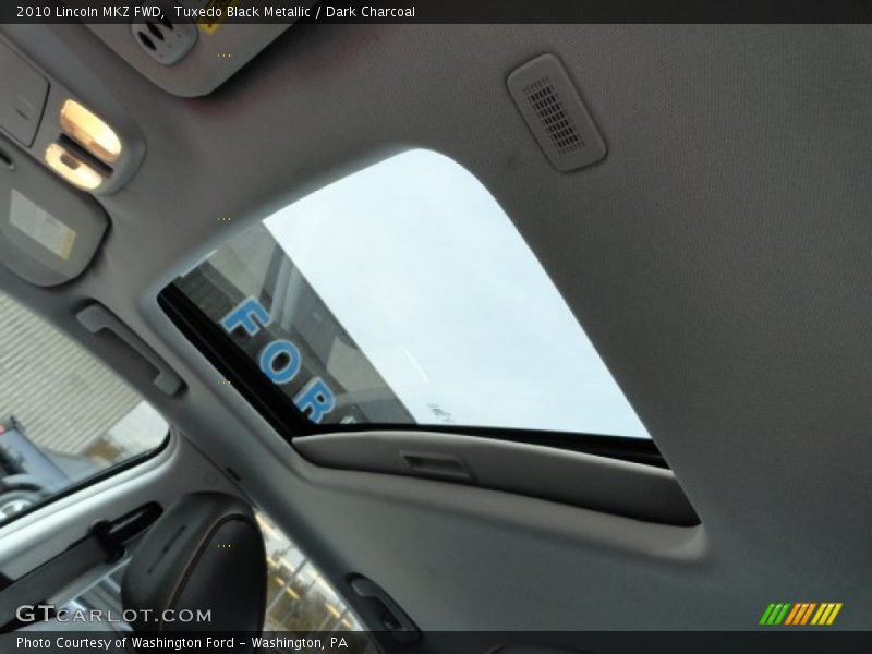 Tuxedo Black Metallic / Dark Charcoal 2010 Lincoln MKZ FWD