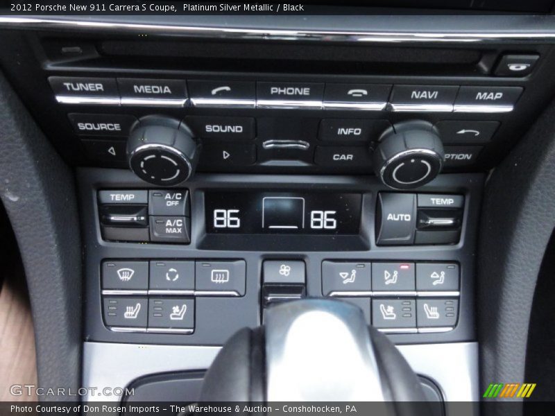 Controls of 2012 New 911 Carrera S Coupe