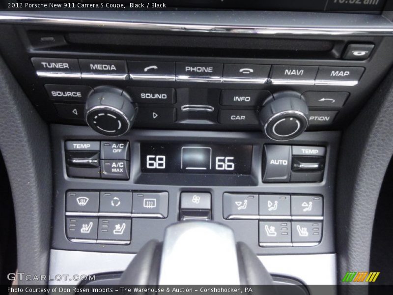 Controls of 2012 New 911 Carrera S Coupe