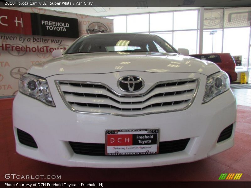Super White / Ash Gray 2010 Toyota Camry LE