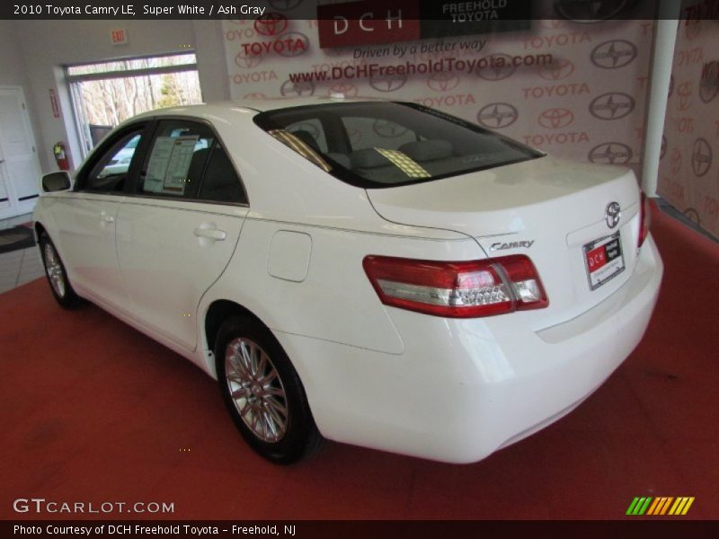 Super White / Ash Gray 2010 Toyota Camry LE