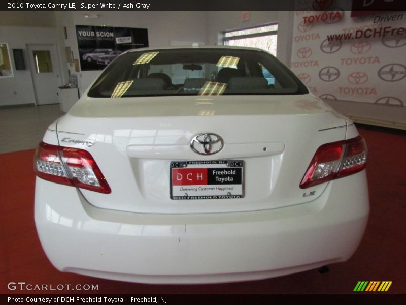 Super White / Ash Gray 2010 Toyota Camry LE