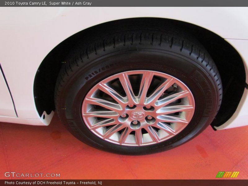 Super White / Ash Gray 2010 Toyota Camry LE