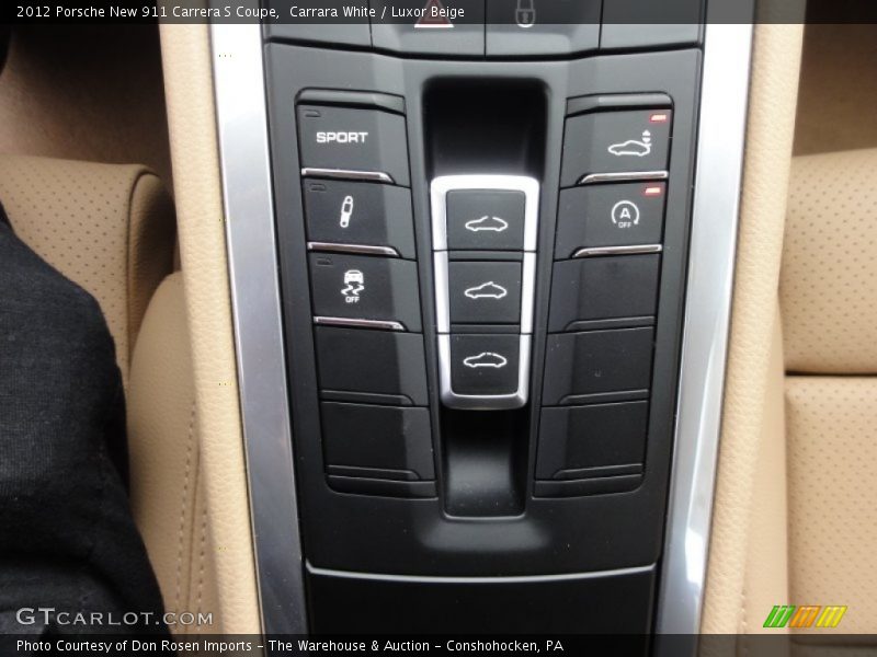 Controls of 2012 New 911 Carrera S Coupe