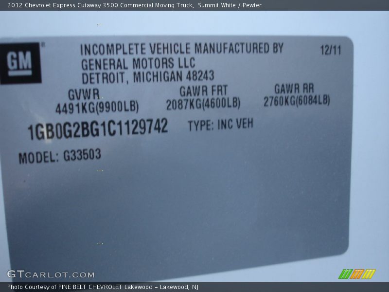 Summit White / Pewter 2012 Chevrolet Express Cutaway 3500 Commercial Moving Truck