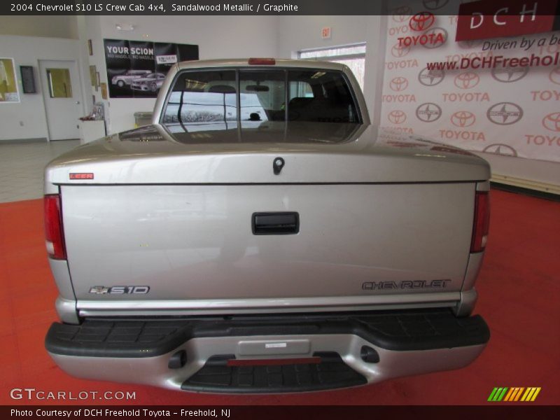 Sandalwood Metallic / Graphite 2004 Chevrolet S10 LS Crew Cab 4x4