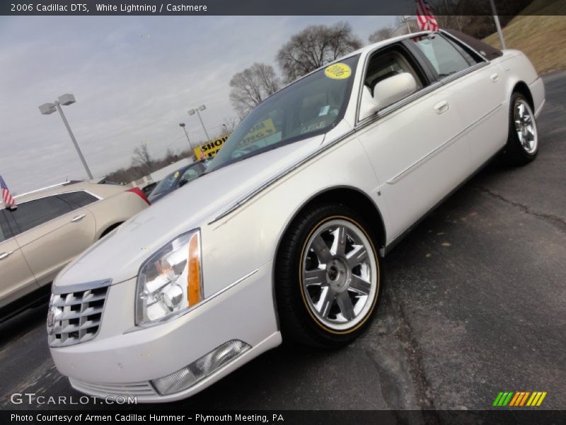 White Lightning / Cashmere 2006 Cadillac DTS