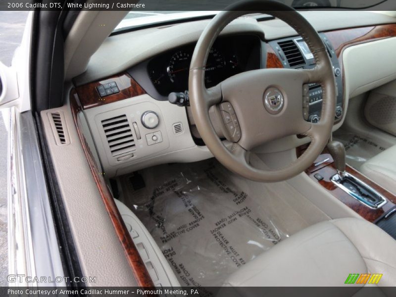 White Lightning / Cashmere 2006 Cadillac DTS