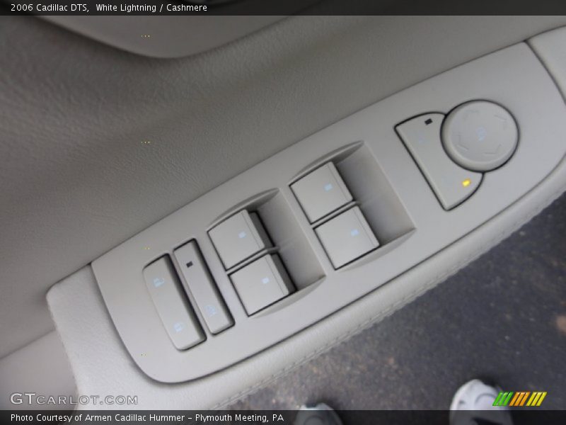 White Lightning / Cashmere 2006 Cadillac DTS