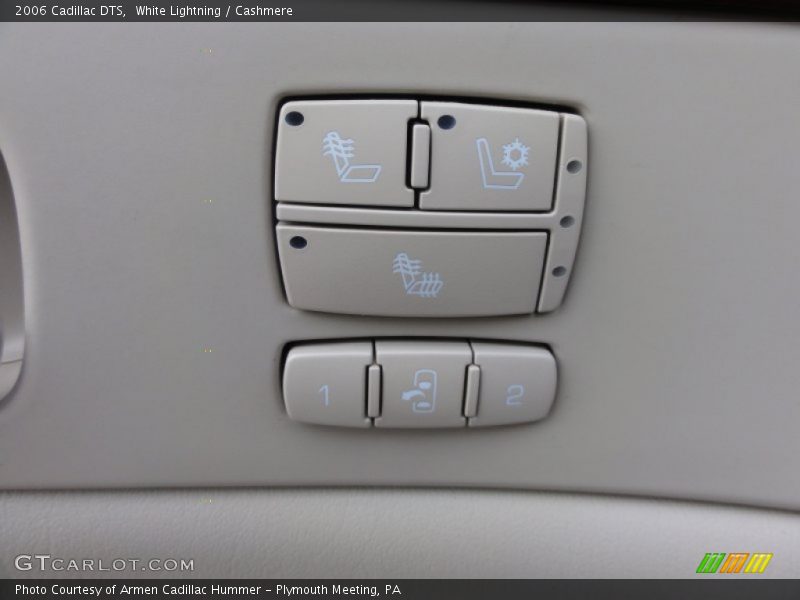 White Lightning / Cashmere 2006 Cadillac DTS