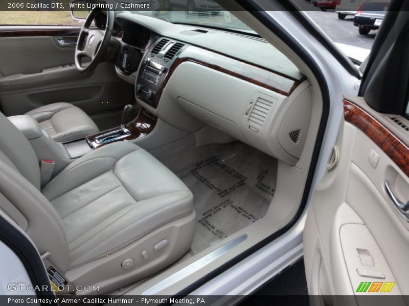 White Lightning / Cashmere 2006 Cadillac DTS