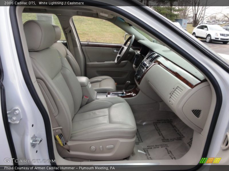 White Lightning / Cashmere 2006 Cadillac DTS