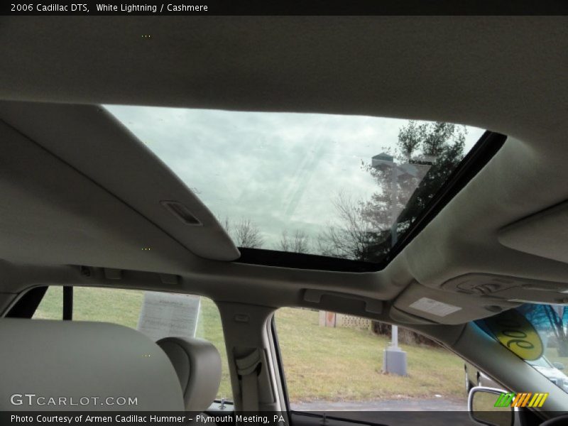 White Lightning / Cashmere 2006 Cadillac DTS