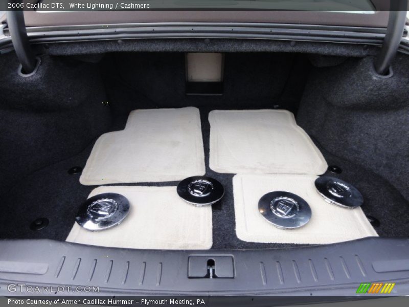  2006 DTS  Trunk