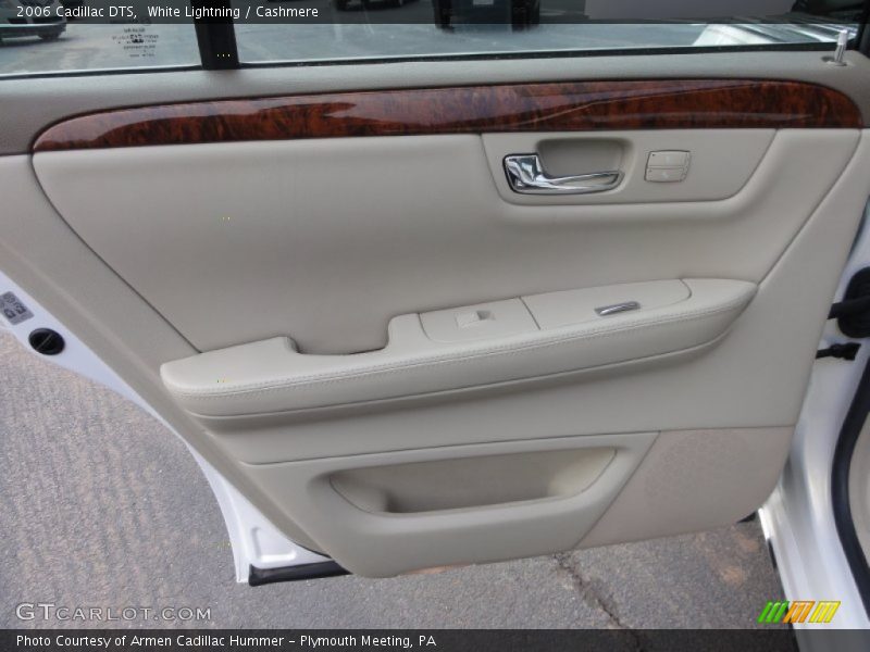 White Lightning / Cashmere 2006 Cadillac DTS