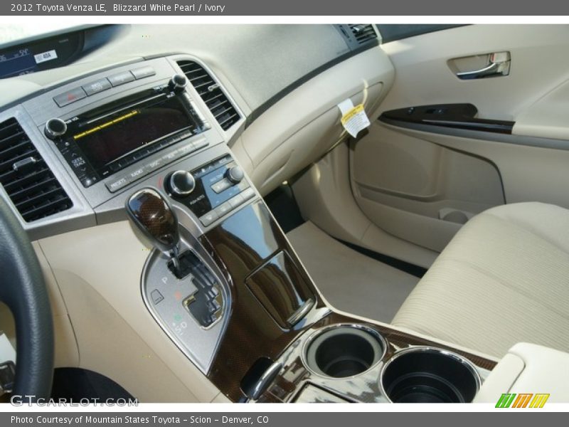 Blizzard White Pearl / Ivory 2012 Toyota Venza LE
