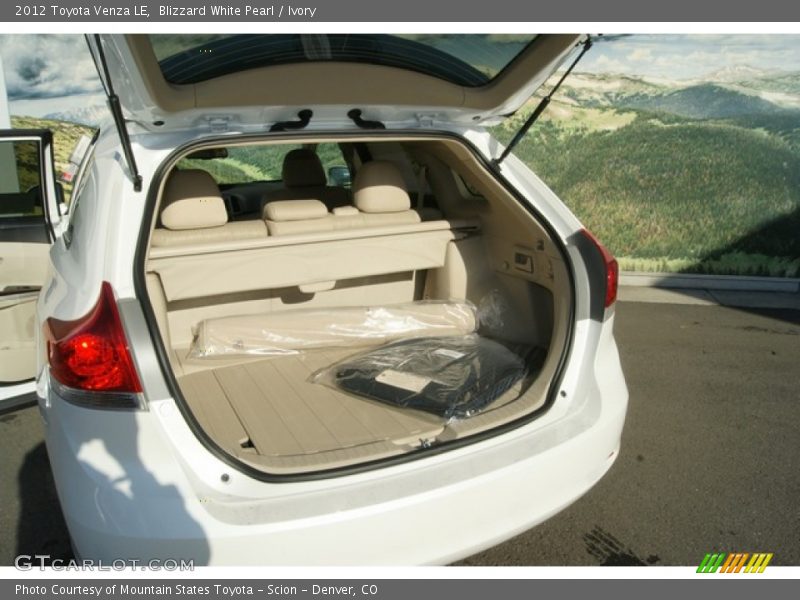 Blizzard White Pearl / Ivory 2012 Toyota Venza LE