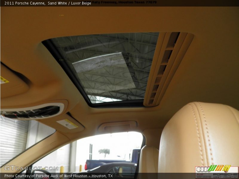 Sand White / Luxor Beige 2011 Porsche Cayenne