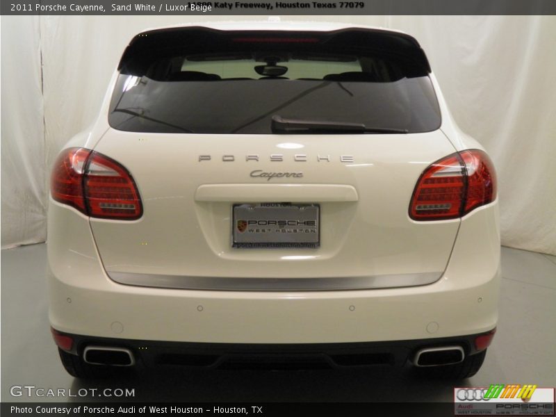 Sand White / Luxor Beige 2011 Porsche Cayenne