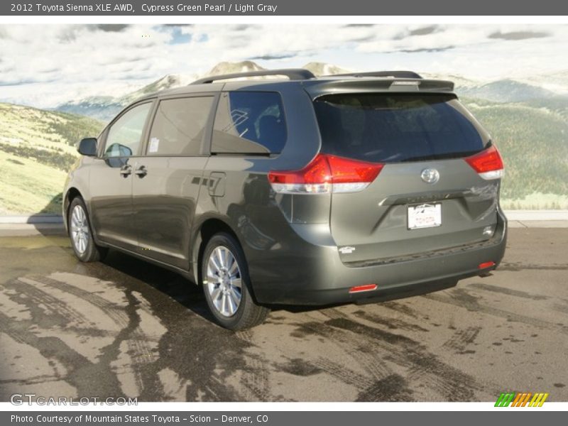 Cypress Green Pearl / Light Gray 2012 Toyota Sienna XLE AWD