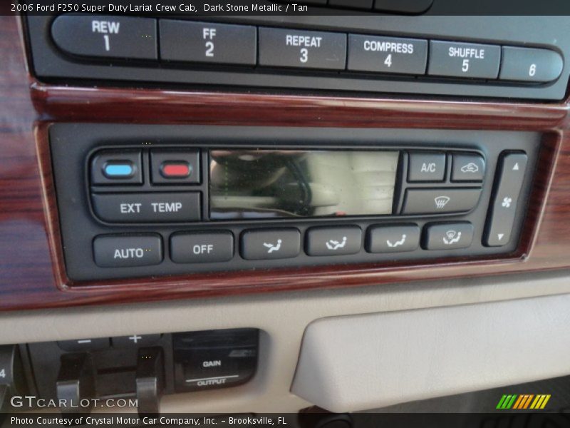 Controls of 2006 F250 Super Duty Lariat Crew Cab