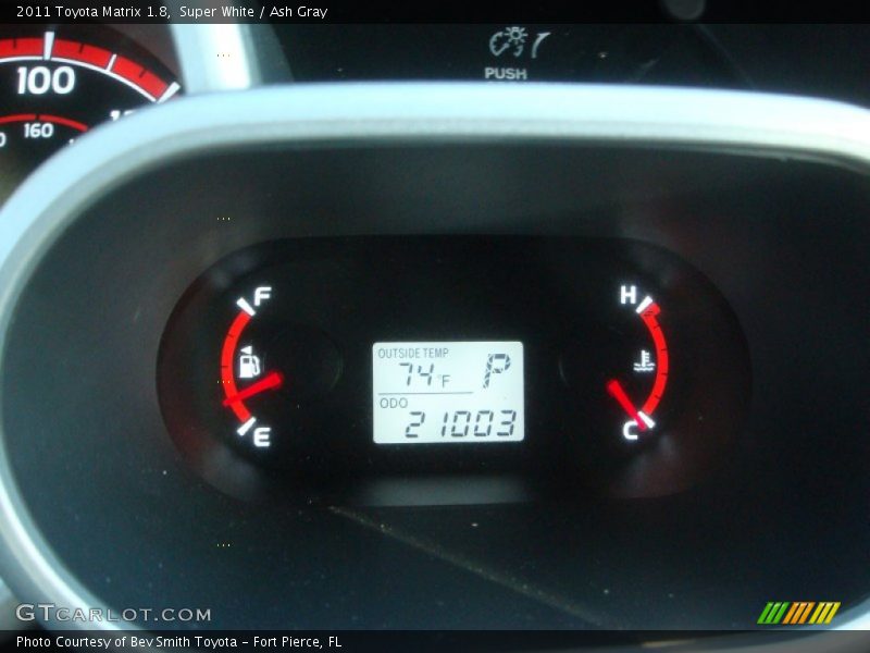 Super White / Ash Gray 2011 Toyota Matrix 1.8