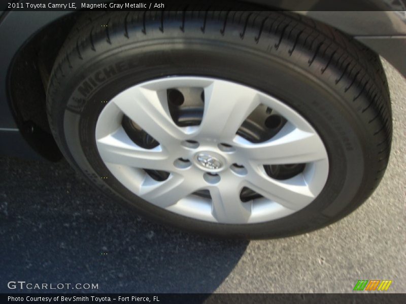 Magnetic Gray Metallic / Ash 2011 Toyota Camry LE