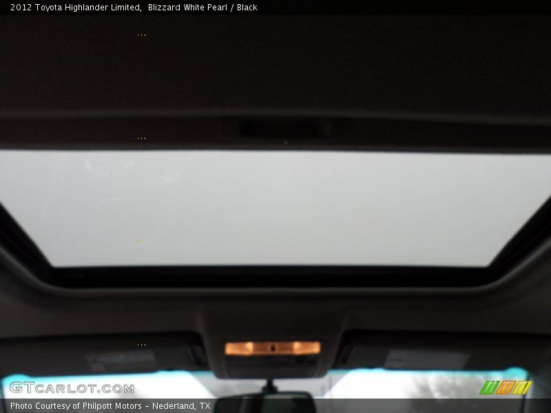 Blizzard White Pearl / Black 2012 Toyota Highlander Limited