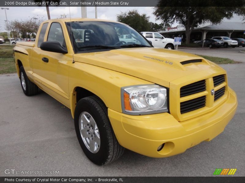 Front 3/4 View of 2006 Dakota R/T Club Cab