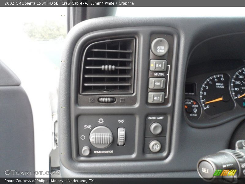 Controls of 2002 Sierra 1500 HD SLT Crew Cab 4x4