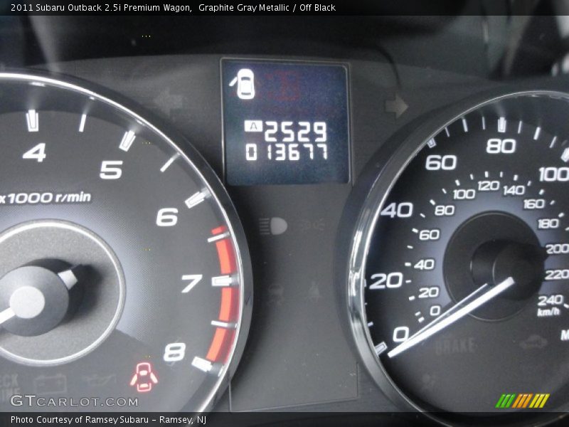 Graphite Gray Metallic / Off Black 2011 Subaru Outback 2.5i Premium Wagon