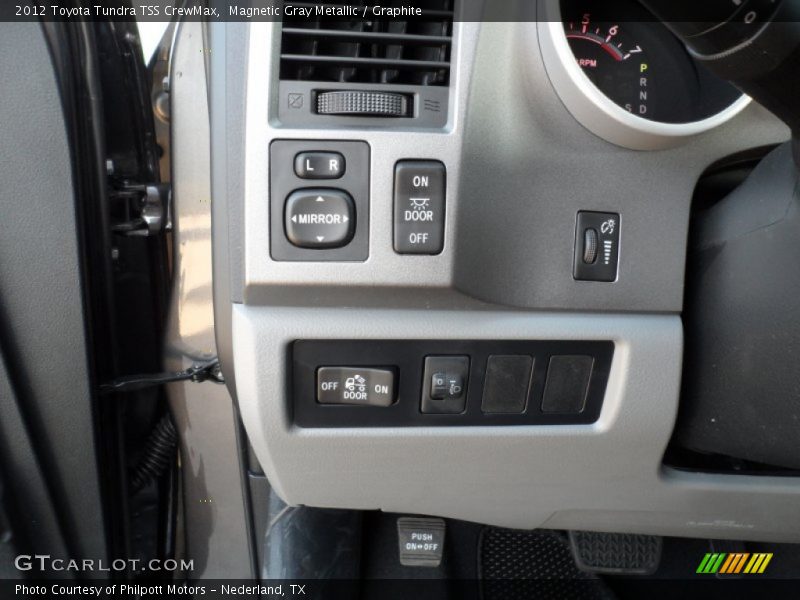 Controls of 2012 Tundra TSS CrewMax