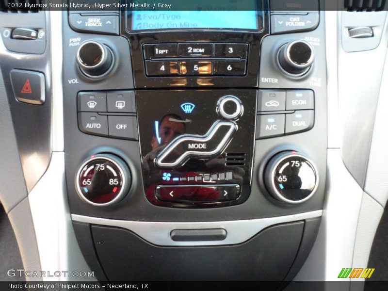 Controls of 2012 Sonata Hybrid