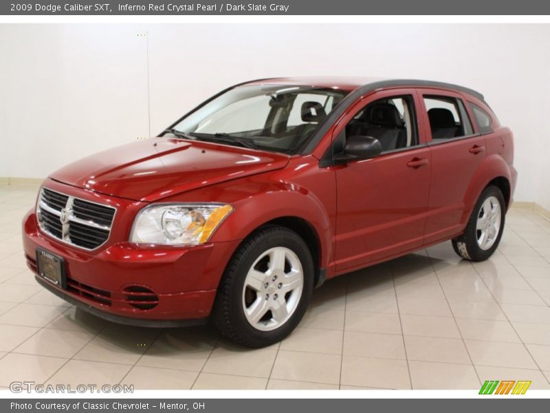 Front 3/4 View of 2009 Caliber SXT
