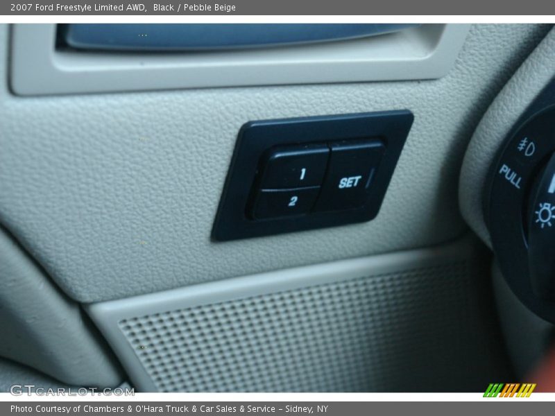 Black / Pebble Beige 2007 Ford Freestyle Limited AWD
