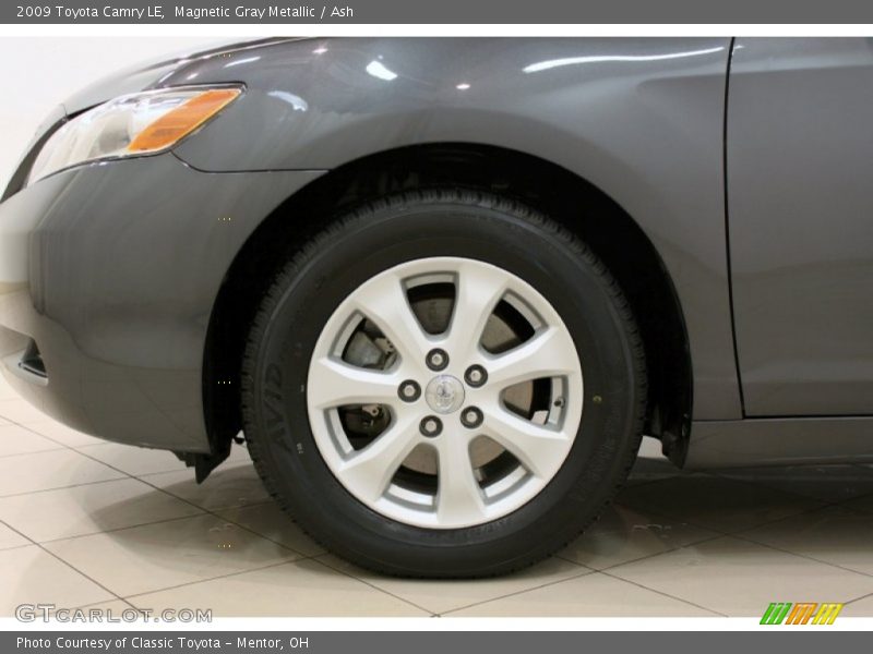 Magnetic Gray Metallic / Ash 2009 Toyota Camry LE