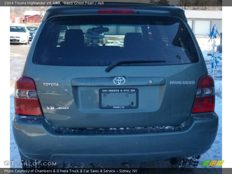 Oasis Green Pearl / Ash 2004 Toyota Highlander V6 4WD