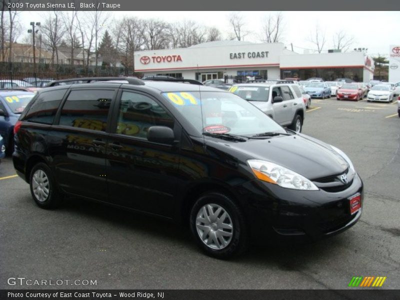 Black / Taupe 2009 Toyota Sienna LE