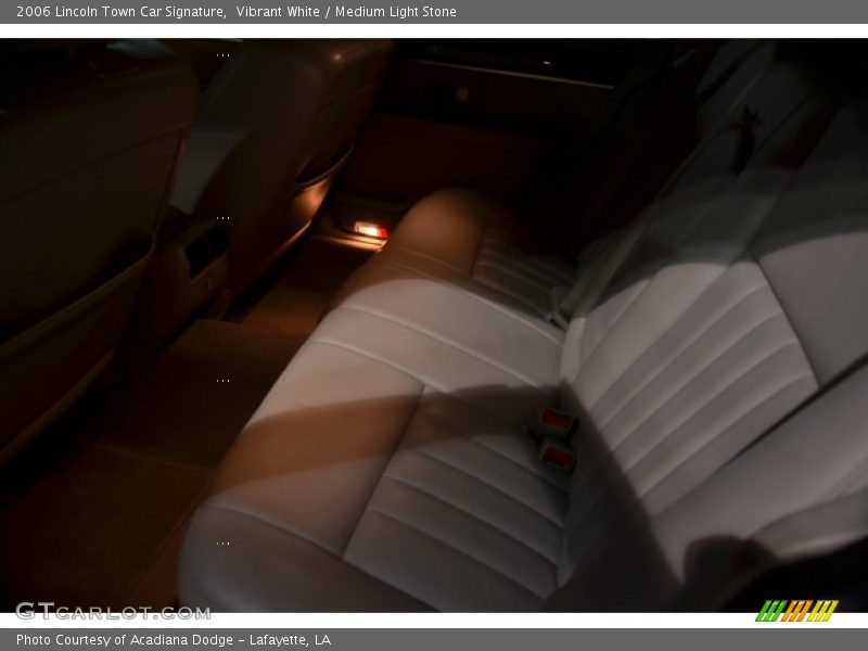 Vibrant White / Medium Light Stone 2006 Lincoln Town Car Signature