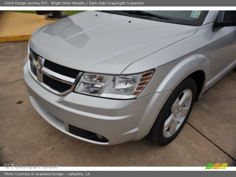 Bright Silver Metallic / Dark Slate Gray/Light Graystone 2009 Dodge Journey SXT