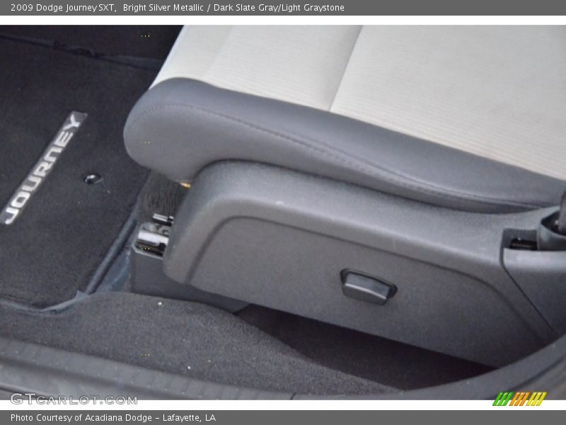 Bright Silver Metallic / Dark Slate Gray/Light Graystone 2009 Dodge Journey SXT