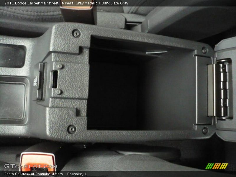 Mineral Gray Metallic / Dark Slate Gray 2011 Dodge Caliber Mainstreet