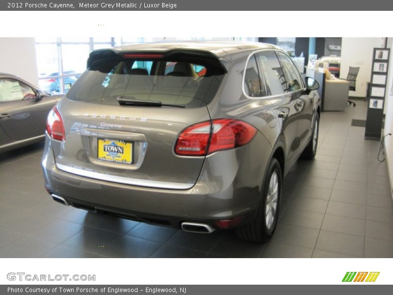 Meteor Grey Metallic / Luxor Beige 2012 Porsche Cayenne