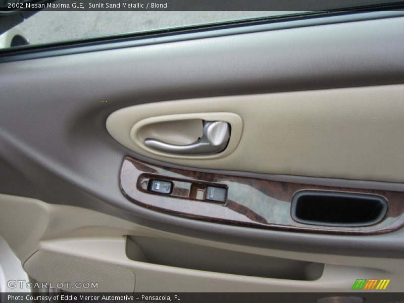 Sunlit Sand Metallic / Blond 2002 Nissan Maxima GLE